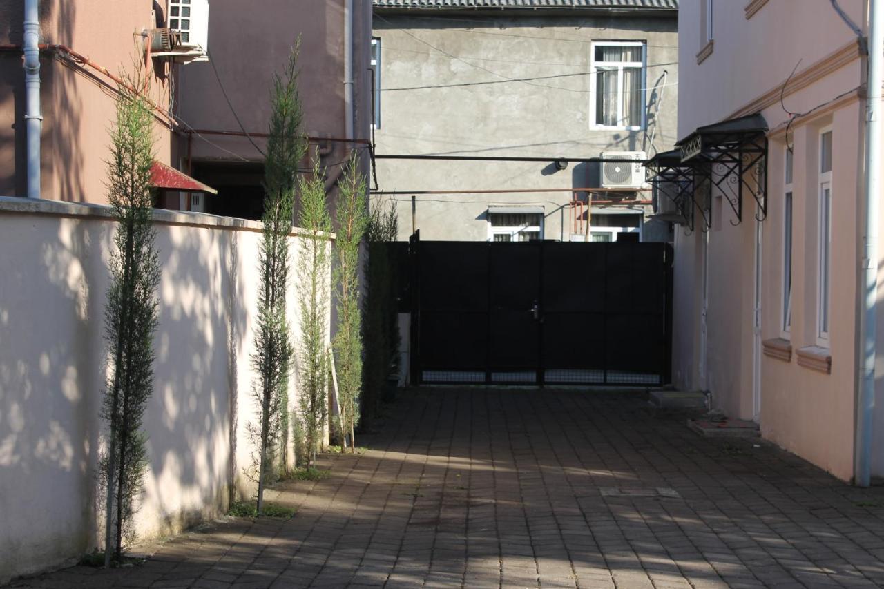 Iren Apartment Batumi Eksteriør billede