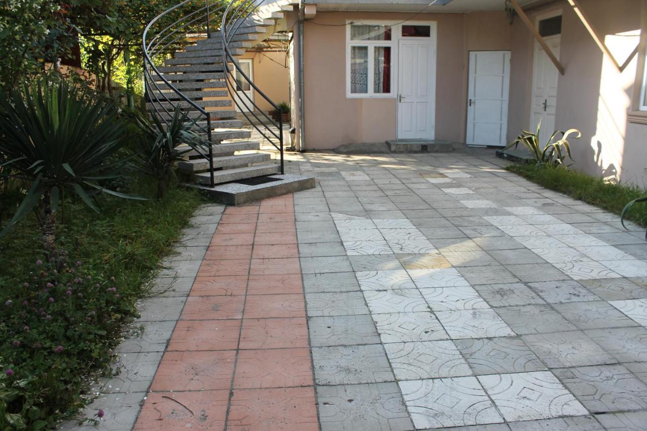 Iren Apartment Batumi Eksteriør billede